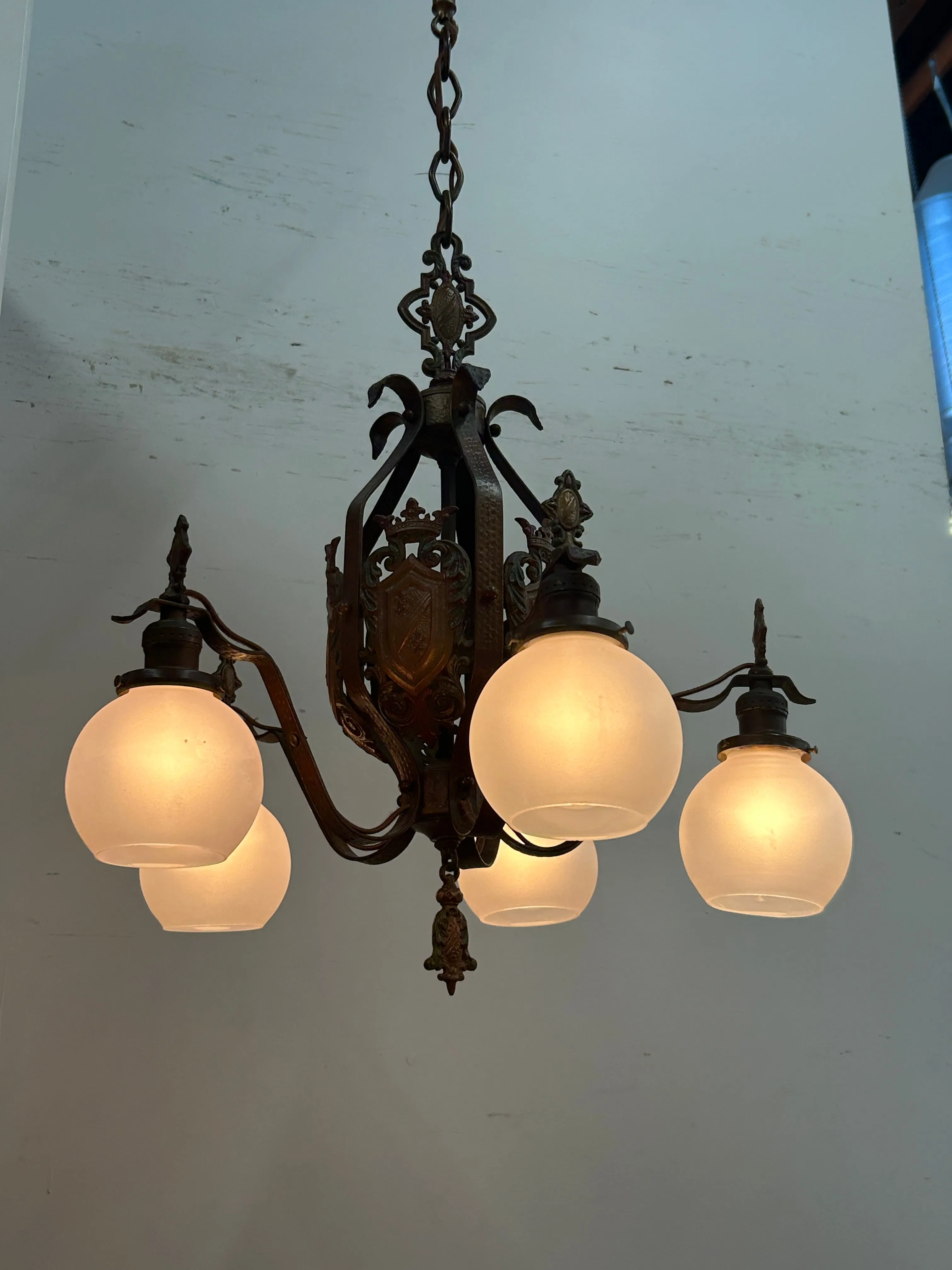 5-Light Chandelier w/ Shades (LT-517)