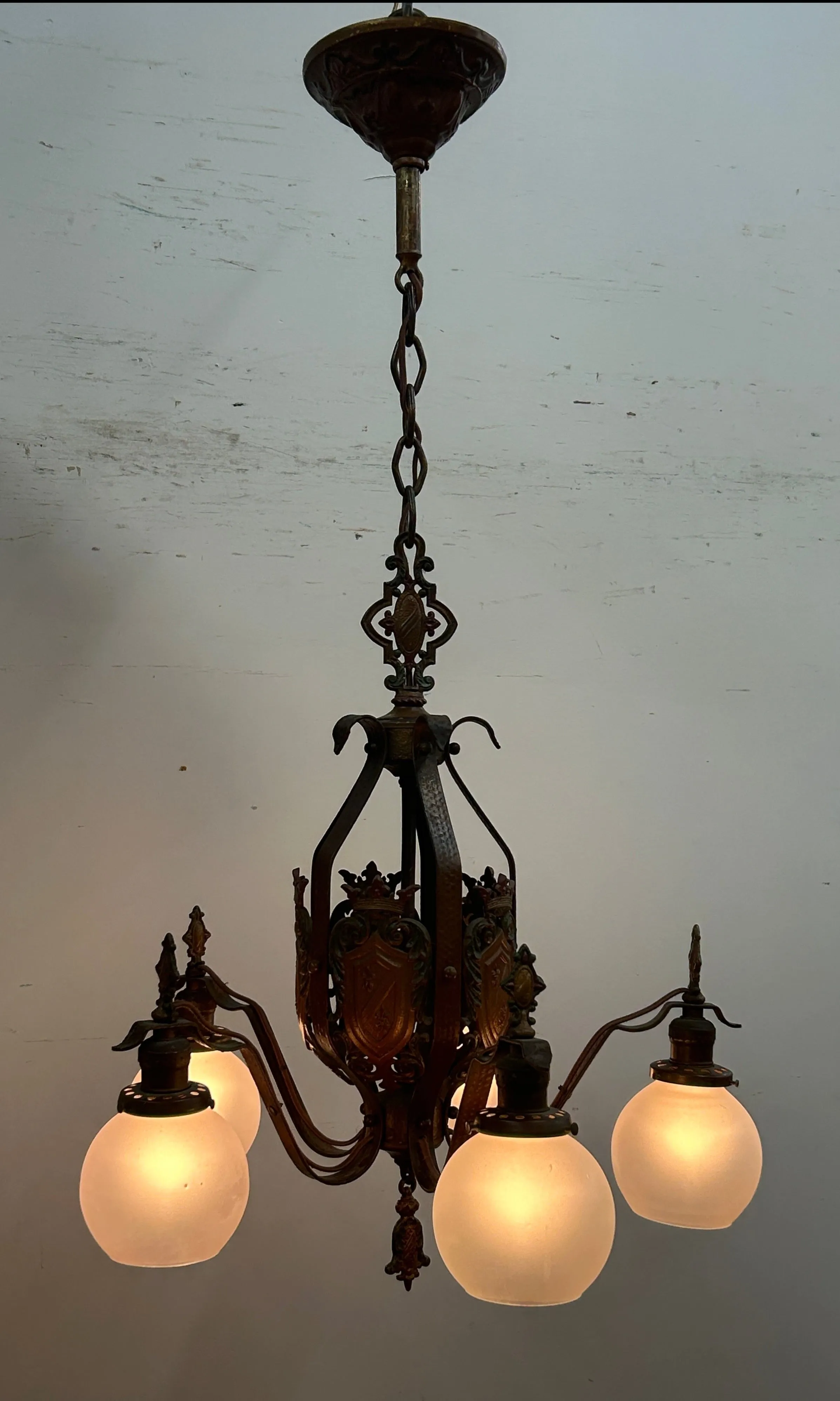 5-Light Chandelier w/ Shades (LT-517)