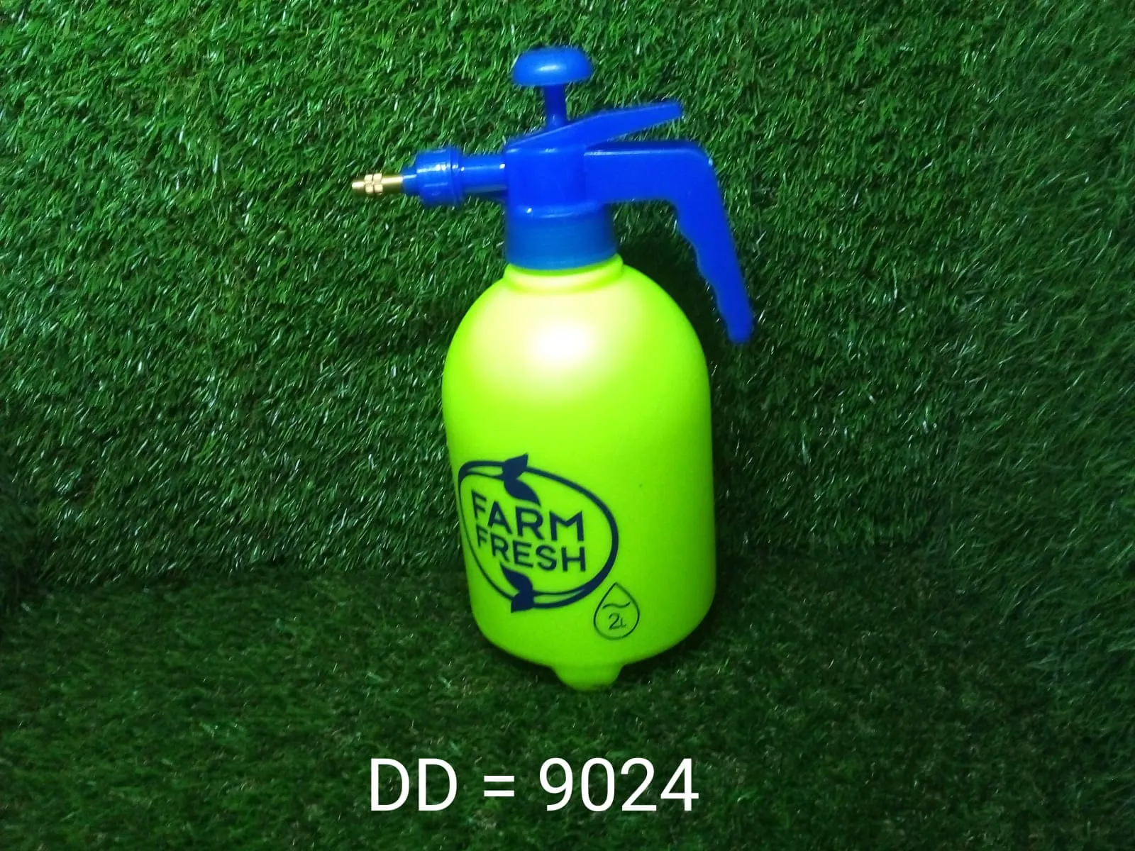 9024 2 L FF Garden Sprayer used in all kinds of garden and park for sprinkling and showering purposes.