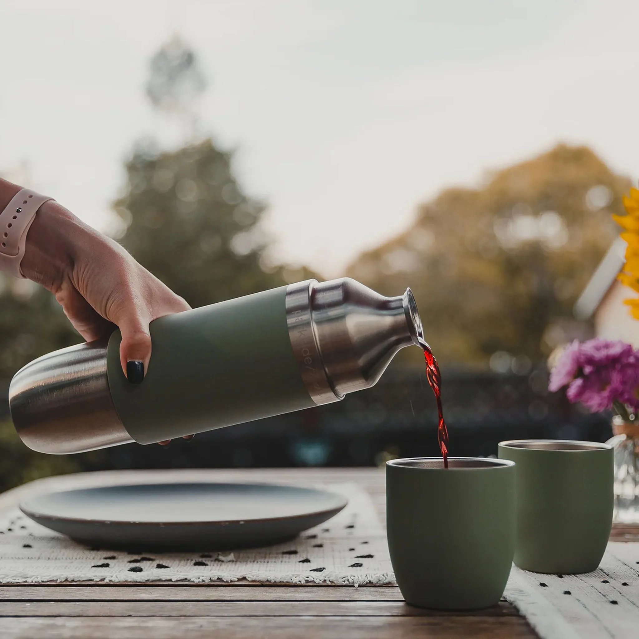 High Camp Flask Parkside 750 in Parasol Grey