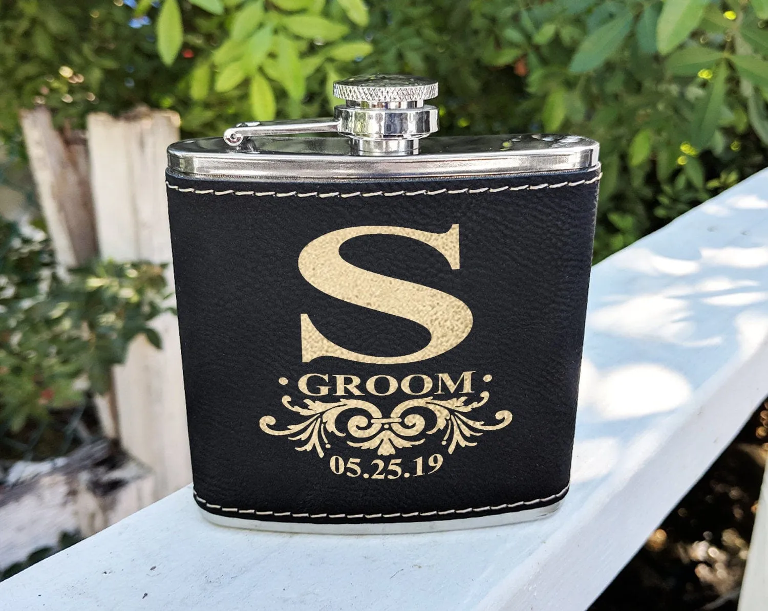 Personalized Monogram Initial Engraved Gold Black Flask for Man Woman's Birthday Gift For Husband Leather Custom Gifts Wedding Bridal Shower