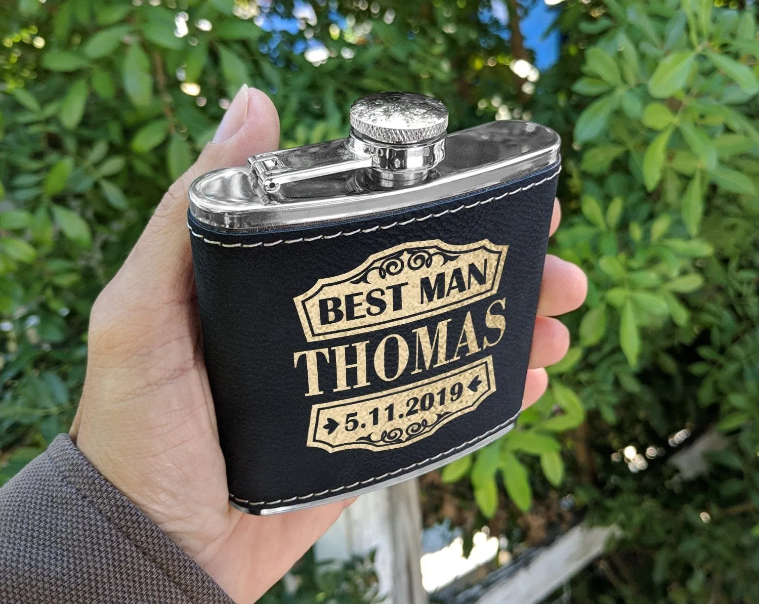 Retro Classy Customize Black Leather Flask with Gold Engraving for Wedding Birthday Gift for Dad Husbands Present Unique Wife Gifts Best Man